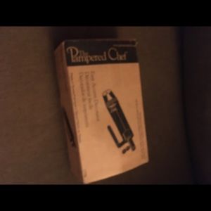 Pampered chef easy accent decorator. Not been used